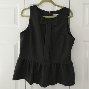 NWOT Bar III bow front, zipper back peplum top